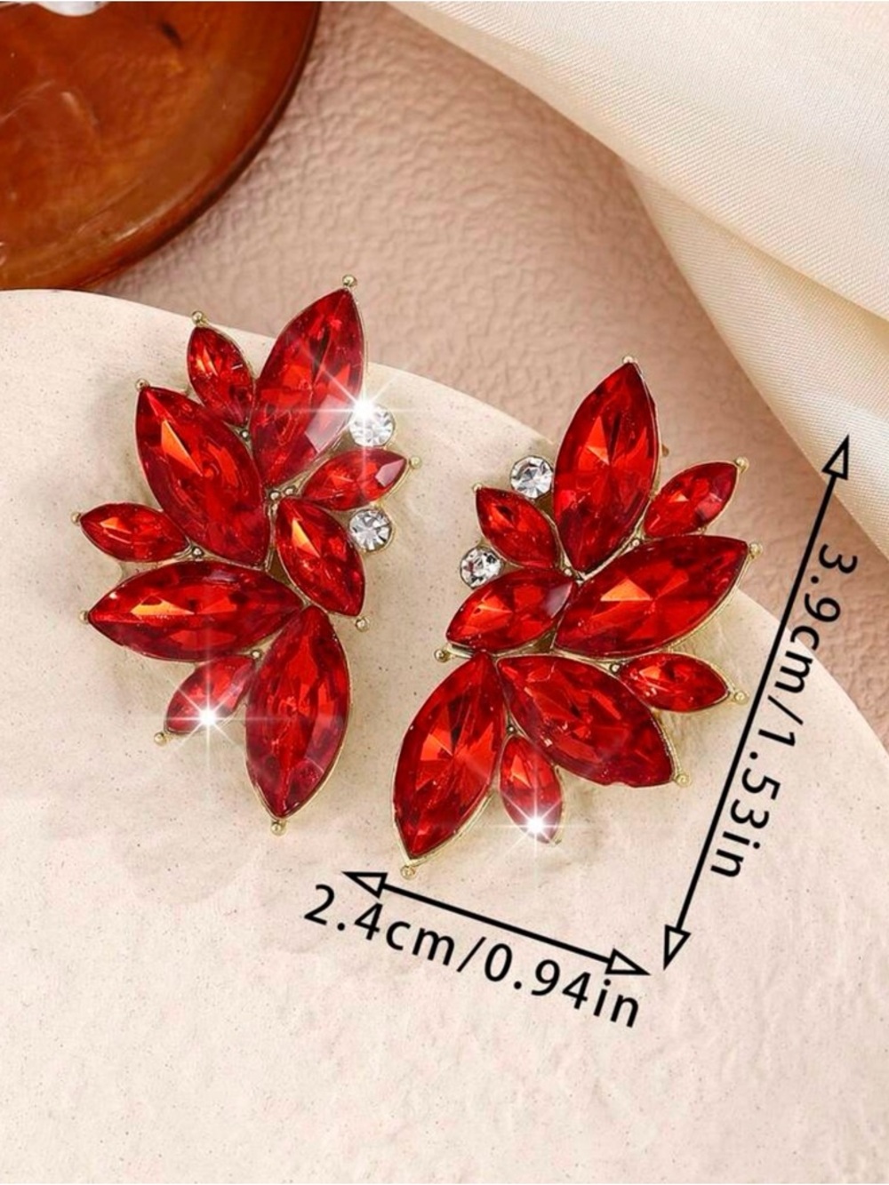 Red Crystal Leaf Cluster Earrings - Elegant Women Jewelry - Picture 4 of 4